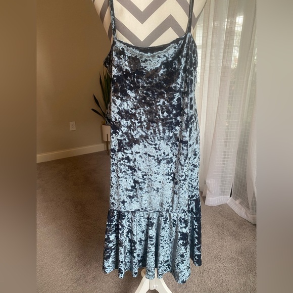 ASOS Velvet Maxi Dress in gray/blue - Picture 3 of 5